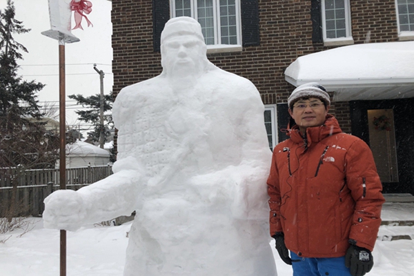 西岛雪雕关公大哥终于出手，两件新作红遍社区