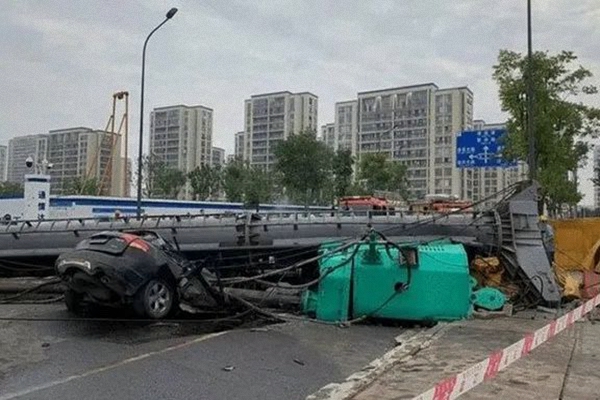 “女儿从加拿大归国与父团聚，轿车被压扁，父女双亡”调查结果出来了！