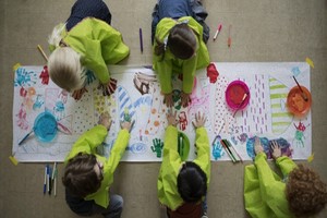 魁省诸行业继续解封 ，幼儿园增加学童比例