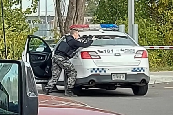 惊！魁省昨天封锁高中不止一所！警察在第三所高中附近抓到嫌犯！