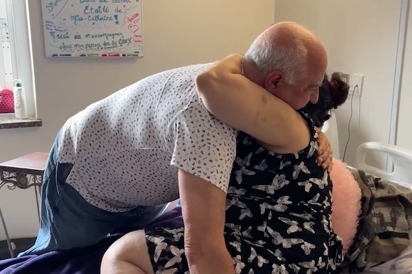 38岁的她选择尊严死去，一场令人敬佩的生命诀别…