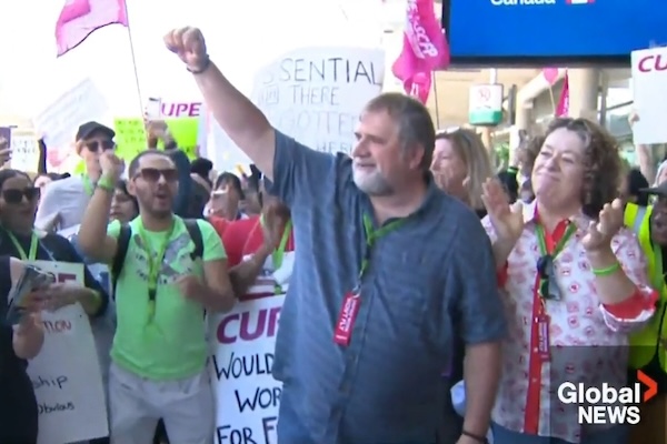 罢工正式结束，加航与乘务员工会达成初步协议