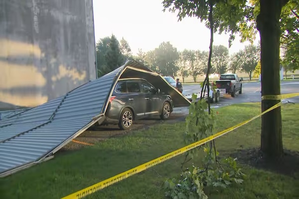 加拿大环境部没有预警，狂风暴雨突袭魁北克，金属外墙被吹飞，7万次停电令人措手不及！