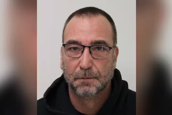 用16岁儿子的照片诱骗9岁女孩发送私密照…57岁男子被判3年监禁