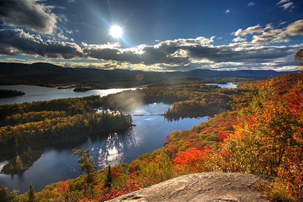 魁北克已变红，收藏7条赏枫路线，抓紧安排！