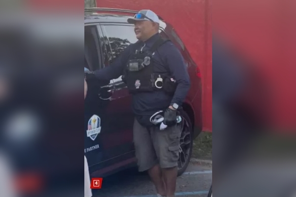 大丑闻！华裔警员冒充特朗普保镖…弹匣不慎落地，被真保镖瞬间制服！原因“单纯”到令人羞愧！