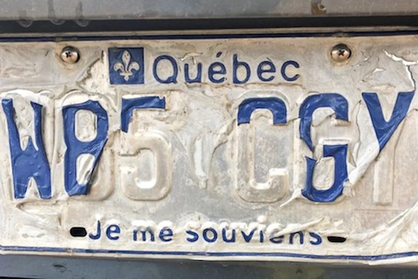 车牌用了几年了？磨损了吗？快来看看怎么换！