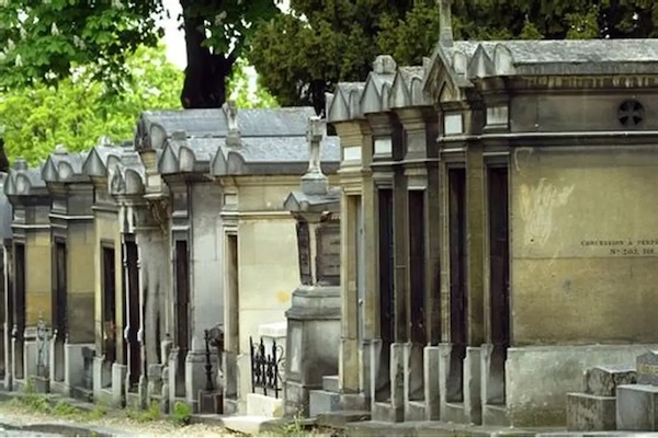 加拿大逮捕两名“摸金校尉”…横扫安省8大墓园、偷光数百墓地珍宝！