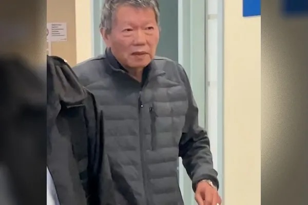 扎针通电后强行施暴，正服刑的73岁华裔针灸师突然提出“想回家三天看看亲人”，准许还是拒绝？