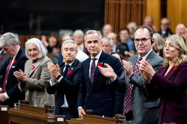 保守党反对预算动议被高票否决，魁人政团和新民主党帮自由党渡过一关！