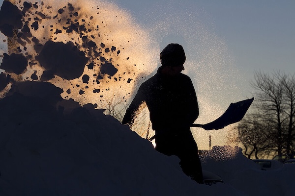 这波流感好厉害！紧急提醒：感染后心脏病、中风风险暴增！此时千万别铲雪！