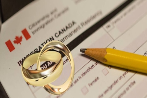 加拿大网友警告：千万不要和没有明确移民身份的人谈恋爱！
