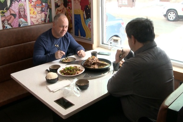 你敢信吗？加拿大41%的餐馆不赚钱！去年倒闭7000家，今年还要倒4000家！