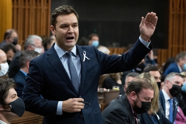 【突发】保守党议员马特·杰内鲁克斯倒戈加入自由党！之前曾表示“完全退出政坛”…