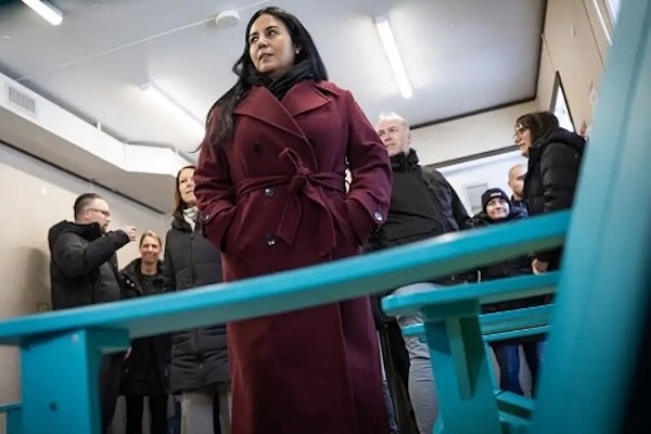 上任百日给自己打80分：面对蒙特利尔“烂摊子”…新市长还能扛多久？