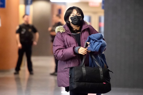 轰动华人圈的“女子性侵智障男”案宣判，Huang女士入狱两年，出狱后遣返