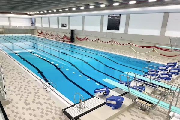 魁北克三少年深夜潜入一学院，疯狂打砸奥运规格新泳池，造成140万加元巨额损失！