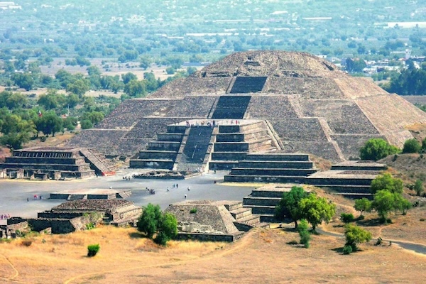 墨西哥热门景区突发枪击事件，一加拿大籍女子中弹身亡